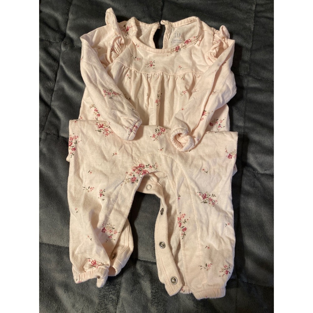 Baby Gap Pink Floral Ruffle Organic Cotton Long Sleeve Romper 3-6 Months
0297